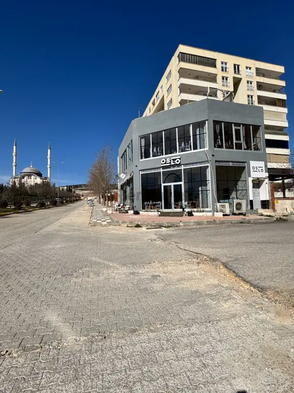 Babil Emlaktan Kiralık Üniversite Yanı Köşe Başı İşyeri&mağaza 1