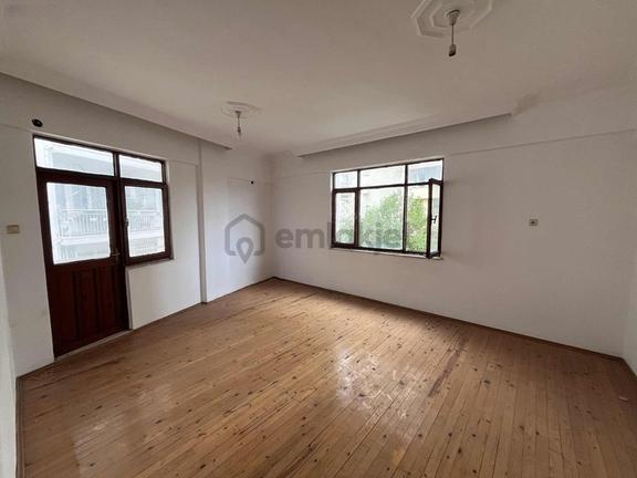 Merkezde Geniş Kiralık 3+1 Daire 1