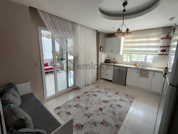 Pınarda Eski Sarana Bulv. Üzeri Site İçi 3+1 Geniş Uygun Daire 2