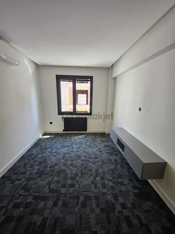 Tabela Değeri Yüksek,ofis Ve Daire Kullanımınauygun Satılıkdaire 2