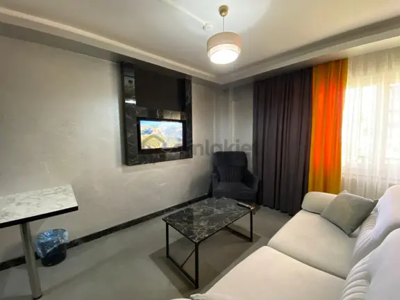 Karşıyaka Çarşı İşbankası Sokagı Günlük Kiralık Lüks Daire 1