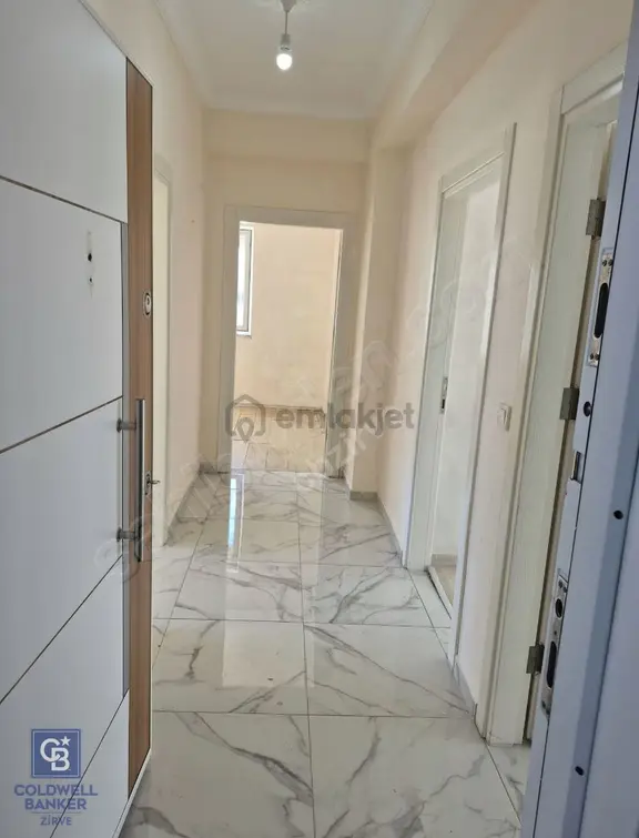 Ilıca'da Merkezi Konumda Kiralık 2+1 Daire 2