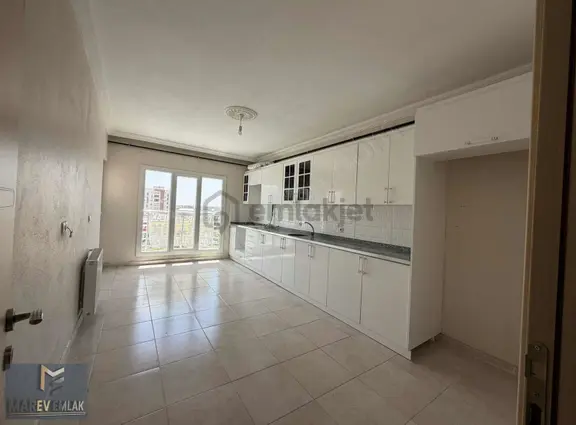 Marev Emlaktan Kiralık 4+1 Geniş Daire 1