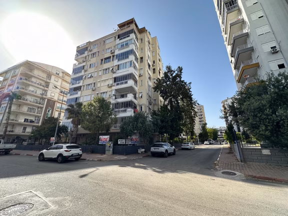 Lara Merkezde Site İçi Mimari Tasarım 3+1 Ara Kat Satılık Daire 1