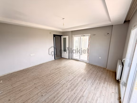 Zorlu'dan 3+1 Açık Mutfak Hasarsız Bulvar Üzeri Satılık Daire 2