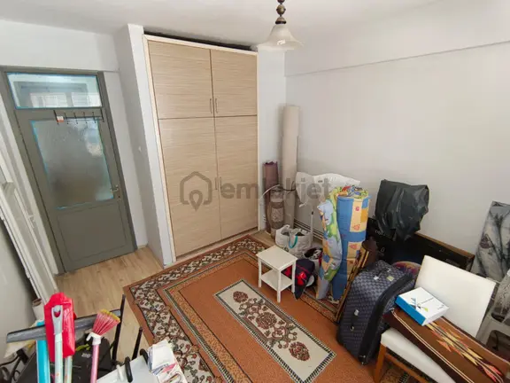 Resadiye Mahallesinde İci Temiz Satılık Daire 2