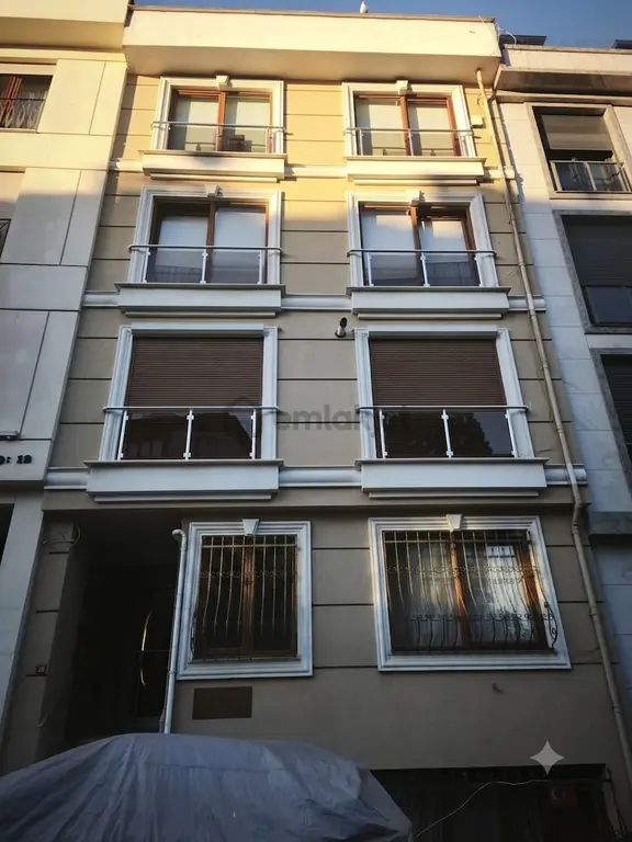 Sultantepe'de Nezih Lokasyonda Satılık 3+1 Daire 2