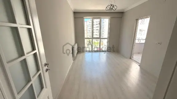 Yıldız Emlak'tan Satılık 2+1 Bakımlı Daire 2