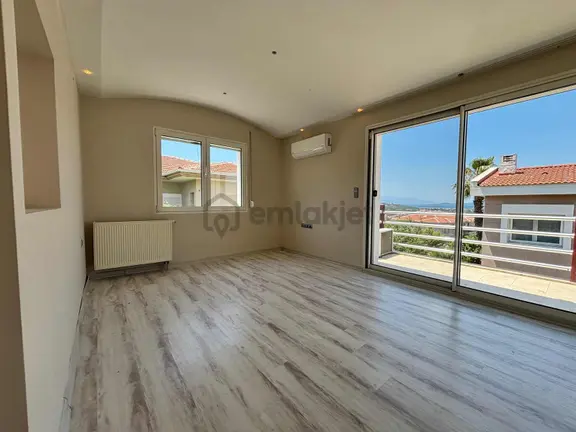 Güzelbahçe Kahramandere De Kiralık Havuzlu Site İçinde 5+1 Villa 2