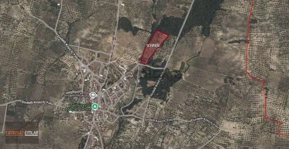 Sindelli'de Köy Girişi | 4436 M2 | 4 Adet 10 Ton Zeytin Kuyulu 1
