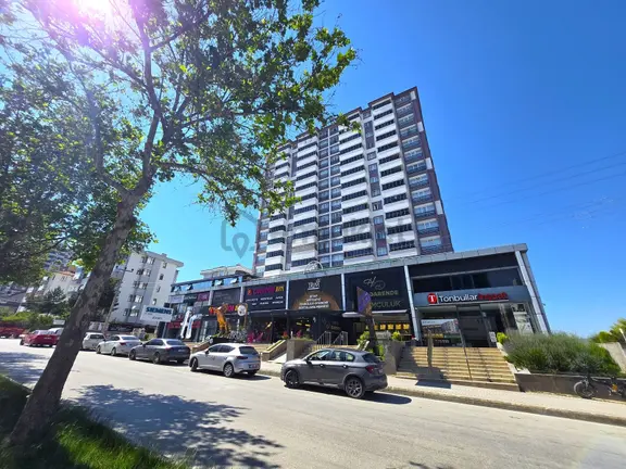 Garanti Emlak'tan Kuzeykentte - Caddeye Cephe - K.otoparklı 2+1 1