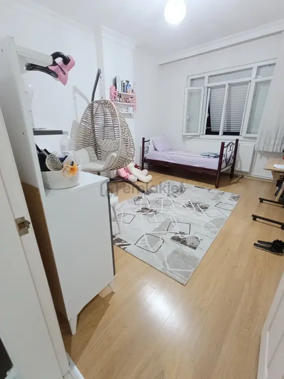 Serik Çarşı Merkezde 3.;kat Doğalgazlı 3+1 Daire 2