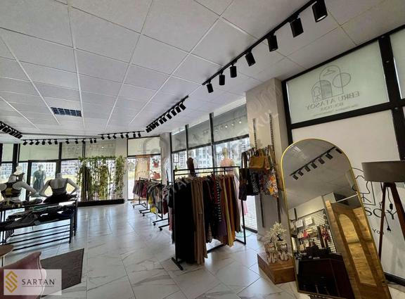 Balkan Bulvara Cephe Devren Kiralık Kadın Butik Dükkanı 2