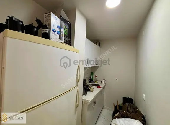 Balkan Bulvara Cephe Devren Kiralık Kadın Butik Dükkanı 2