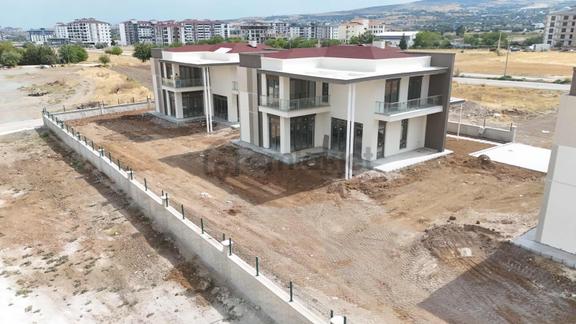 [ema]ataşehır'de Modern Mimarili Satılık Lüks Vıllalar 1