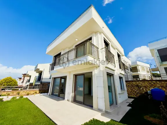 Onmax Pelitköyde Her Odadan Deniz Manzaralı 3+1 226m2 Lüks Villa 2
