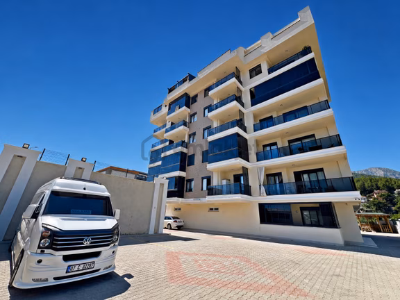 Alanya Çıplaklıda Satılık 3+1 Site İçi Manzaralı Dubleks Daire 1