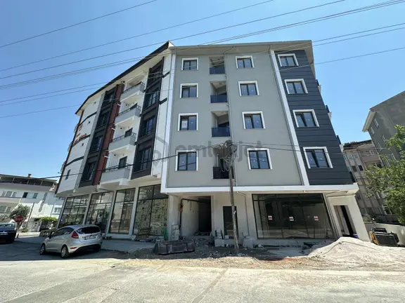 Nef Önü Cadde Üzerinde Sıfır Eşyasız Kiralık 1+1 1