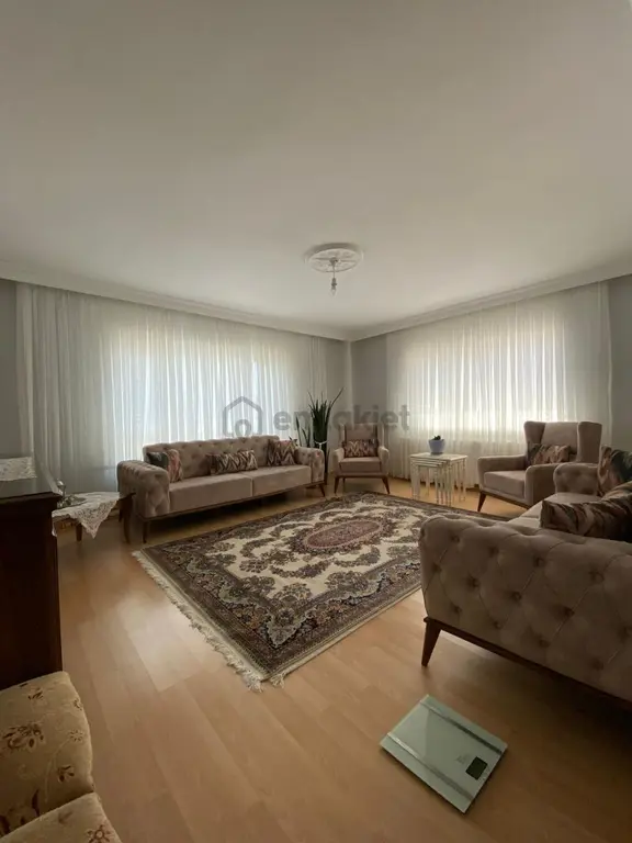 Ayzen Emlak'tan Saray Merkezde 3+1 Satılık Daire 2