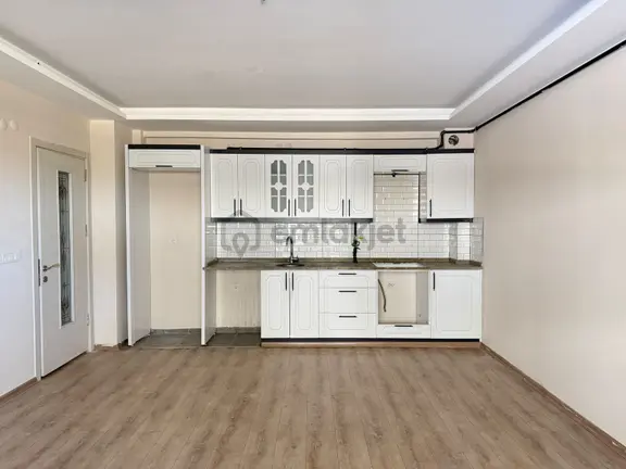 Göral Emlak'tan Kiralık Havuzlu Sitede Fırsat Daire 1