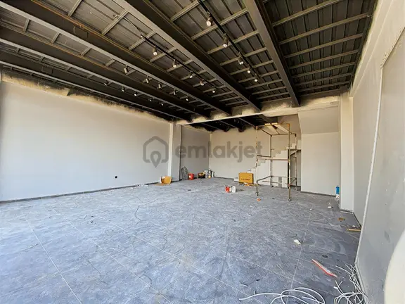 C21 Loft'tan Otonomi Galericiler Sitesinde 230m² Satılık İşyeri. 2