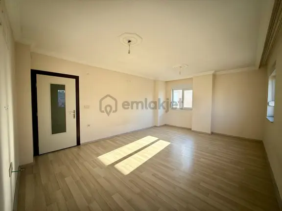 Fabrikalar'da 2+1 Ayrı Mutfaklı Asansörlü Geniş, Önü Açık Daire 1