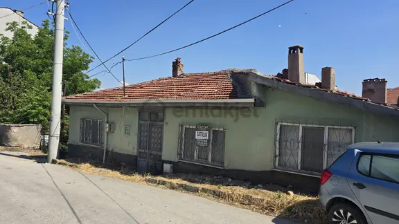 Çarşı Mah Fabrika Cad. Yatırımlık 4 Kat İmar Potansiyelli Ev 1
