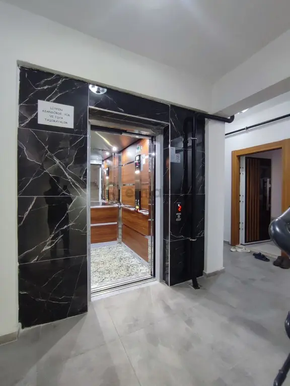 Çarşı Merkezinde Arakat Kiralık 3+1 Daire / 130 M2 2
