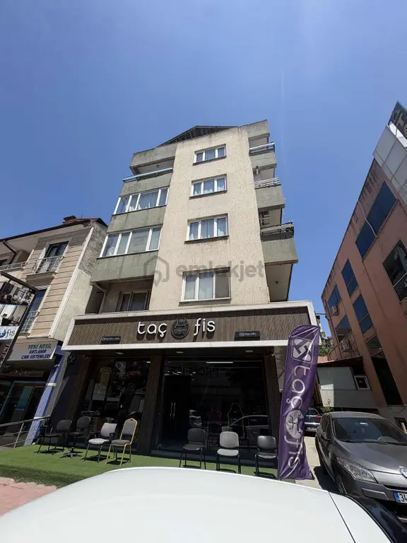 Cadde Üstü Kiralık 2+1 Daire 2