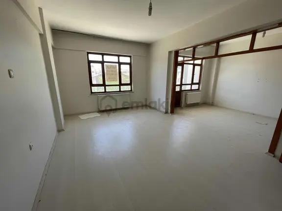 [ema] Gazi Caddesine Yürüme Mesafesinde Kiralık Arakat Daire 1