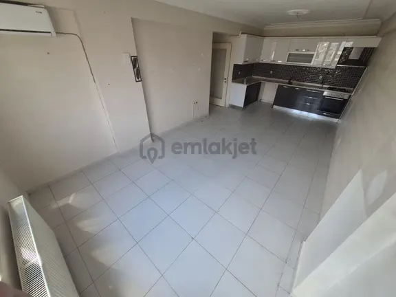 Edremit Merkez'de Kiralık Doğalgazlı Daire 1