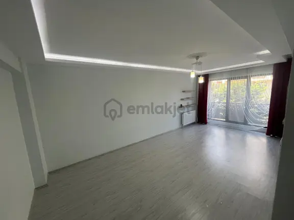 3+1 (geniş) Yeni Bina Siteiçi(ekstralı)denize/izmit Yoluna Yakn 2