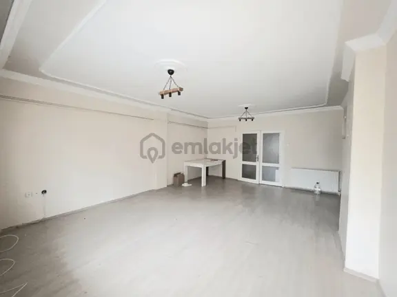 Balıkesir Altıeylül Bahçelievler De Demirdağ Emlak Tan 2+1 Kombili Ara Kat Daire. 1