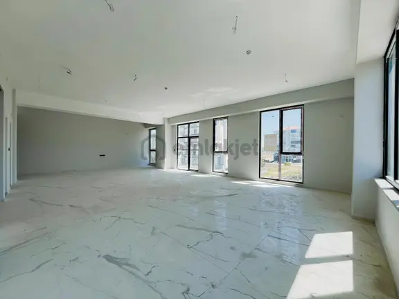 Afm Plazada Tabela Değeri Yüksek Köşe Konum 120m² Kiralık Ofis 2