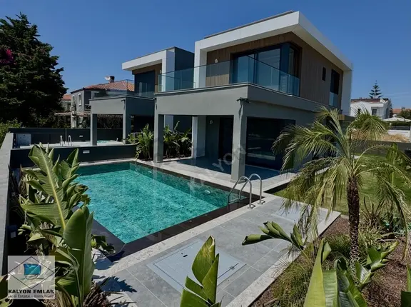 Çeşme Şifnede Satılık Köşe Parsel Müstakil Havuzlu Sıfır Villa 1
