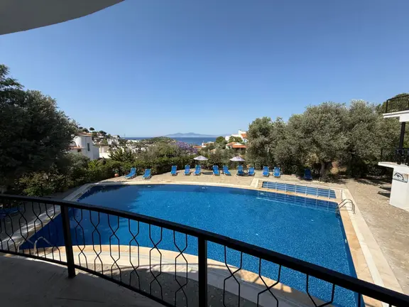 Foça'nın Ödüllü Sitesi Olivia Village Satılık 1+1 Yazlık 1