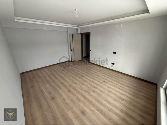 Esenyurt Güzelyurt Mahallesinde Marmara Park Avm Metrobüse Yakın 3+1 Dairemiz 2