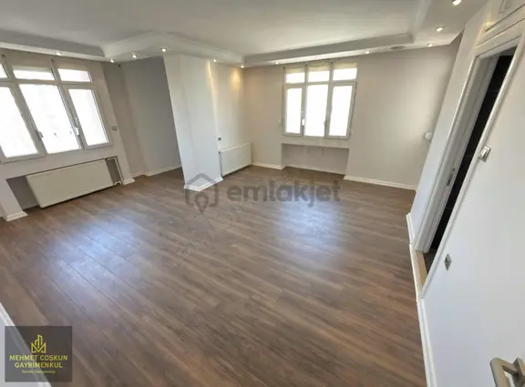 Kenanevrende Her Kat Tek Daire Xxl Masrafsız Satılık 4+1 2