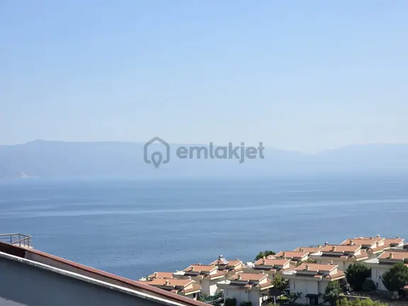 Havuzlu,güvenlikli Sitede,deniz Manzaralı Kiralık Dubleks Daire 1
