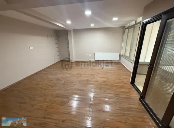 Avcılar Gümüşpala'da E-5'e 30m, 430m² Çift Katlı Dükkan 2