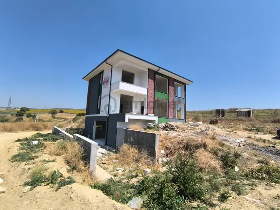 Kariyer'den Mobiliyum Karşısı Satılık 375 M² 5+1 Bahçeli Villa 2