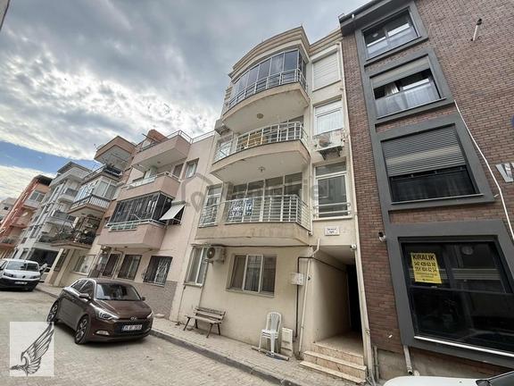 Seferihisar Çarşı Merkezde 2+1 Ebeveyn Banyolu Daire 1