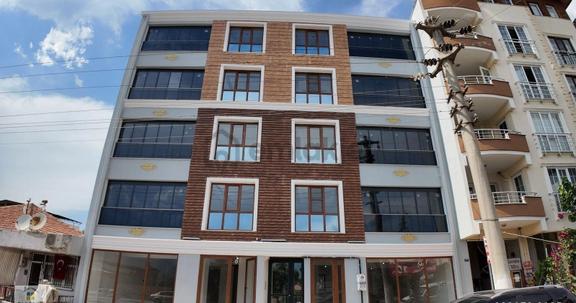 Aydın Kuyucak Merkezde 450 M² Cadde Üzeri Satılık Ticari Dükkan 1