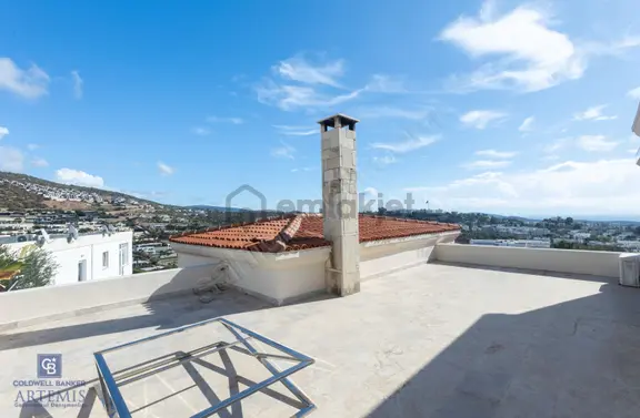 Bodrum Konacık'ta Deniz Manzaralı Lüks Satılık Tripleks Villa 1