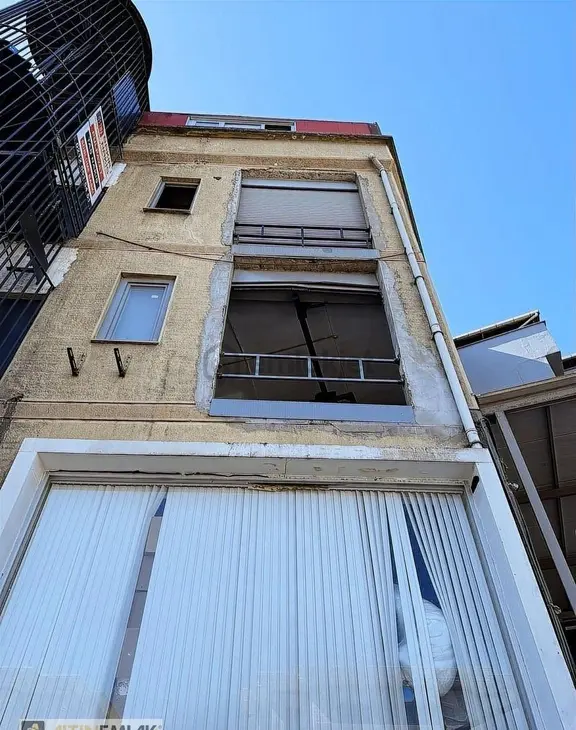 Yenibosnada İmalata Uygun 2500m2 İş Hanında Katlar 1