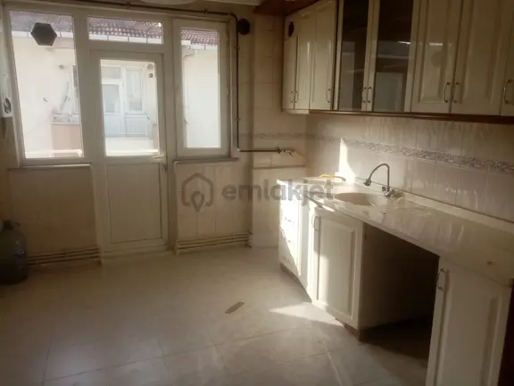 Balıkesir Bahçelievler De Demirdağ Emlak Tan Kiralık 3+1 Kombili Daire. 1