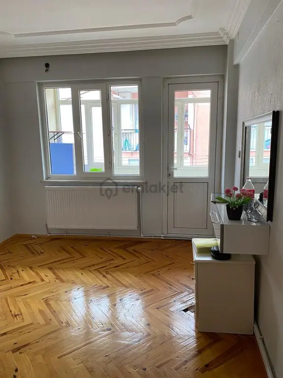 Karamanda Satılık 3+1 Daire 2