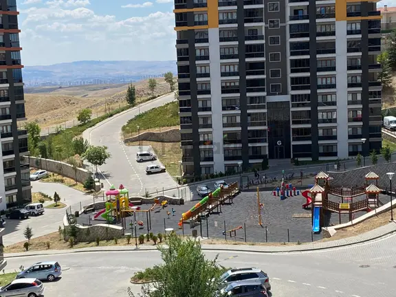 Mebuskent Evlerinde Ara Kat Konforlu Kiracısız 154m2 Satılık 3+1 1