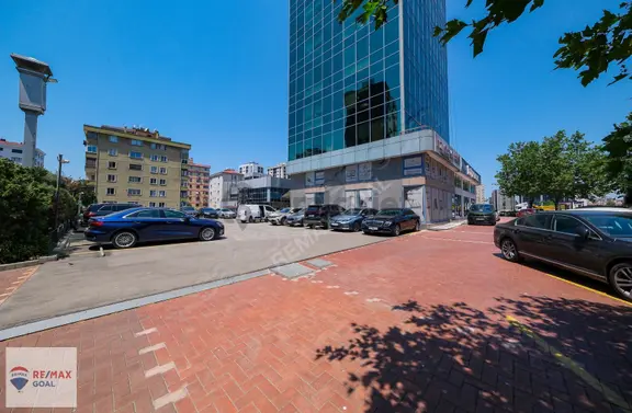 Kozyatağı Sıtkı Bey Plazada 220 M² Brüt Satılık Ofis 1