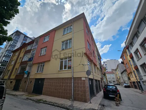 Sevgim'den Şeker'de Satılık Köşe 3+1 Daire 1
